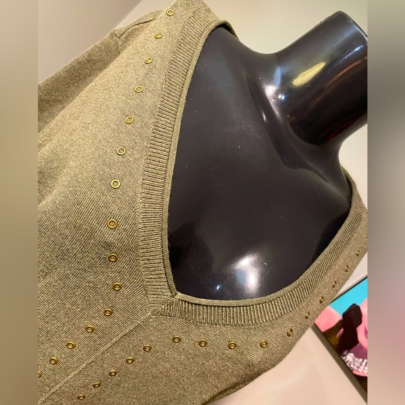 Women’s Long Sleeve Knit ( large ) - Picture 4 of 4